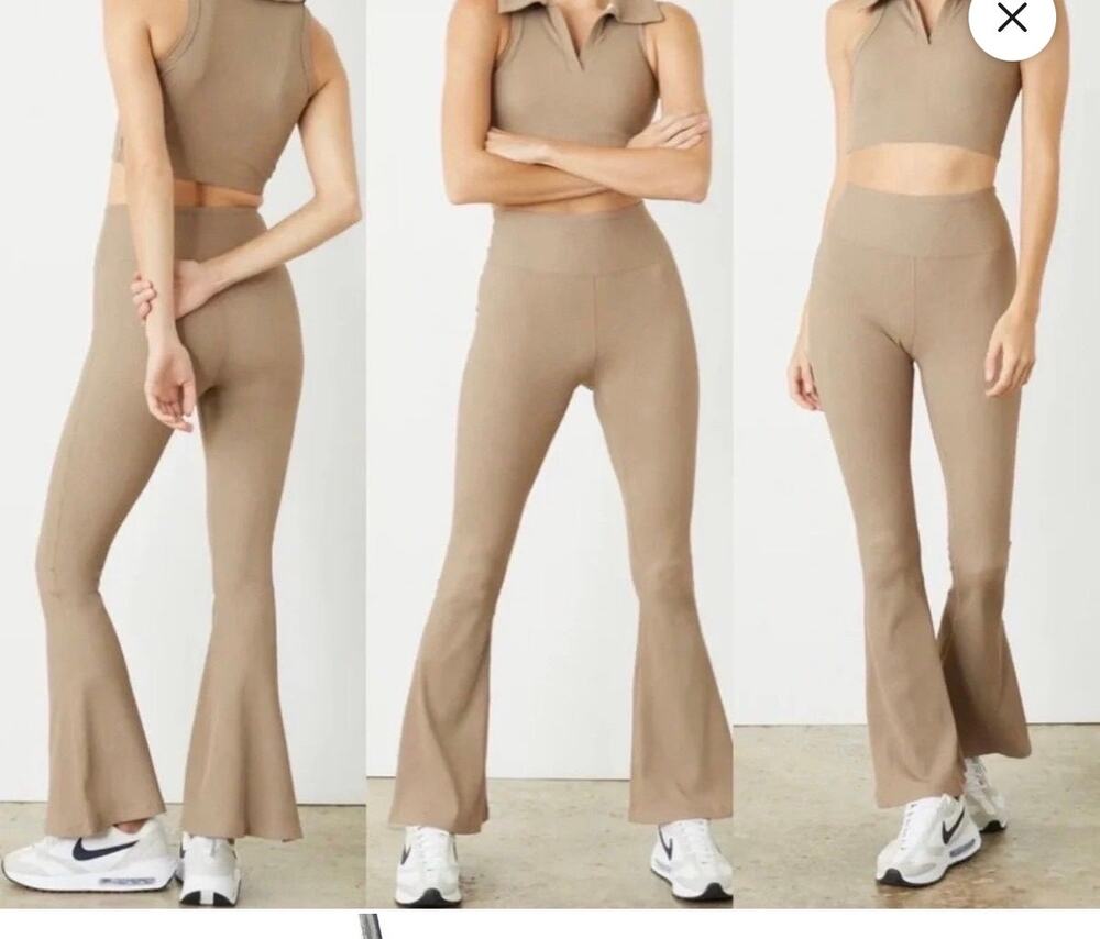 $120 Revolve
YEAR OF OURS
Villa Pant, Ribbed flared pants
Caribou Color XS